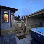 Hollicarrs - Bluebell Lodge